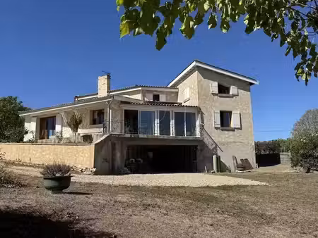 vente maison 10 pièces 260 m² à saint-martin-de-coux (17360)  367 500 €