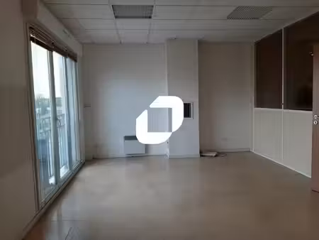 location bureaux dammarie les lys 77190 140m²