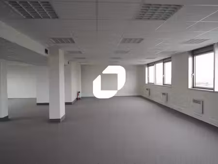 location bureaux noisy le grand 93160 250m² à 4733m²
