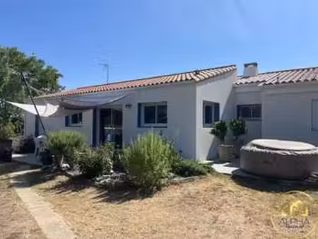 vente maison à saint-vincent-sur-jard (85520) : à vendre / 154m² saint-vincent-sur-jard