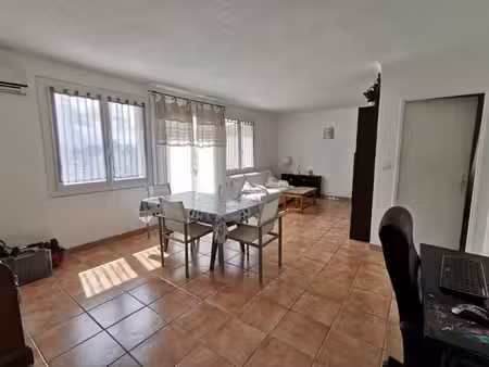 appartement 3 pièces d'environ 55 m² à louer à carpentras (84200).