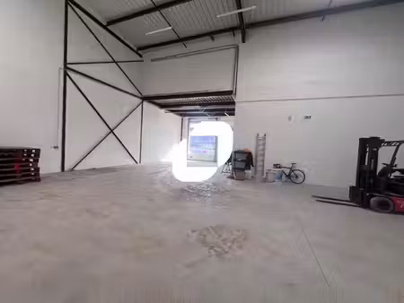 location local d’activités 310m²