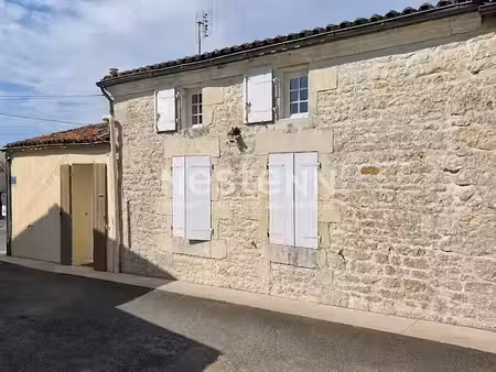 vente maison 3 pièces 75 m² à beurlay (17250)  138 900 €