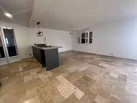 location appartement 4 pièces 115m² st jeannet 06640