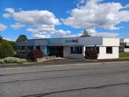 vente bureaux et commerces à angers (49000) : à vendre / 488m² angers