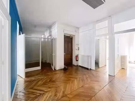 location bureaux 93m²