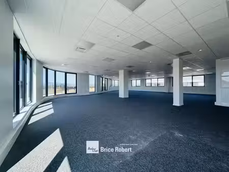 vente bureaux 244m² à 1388m²
