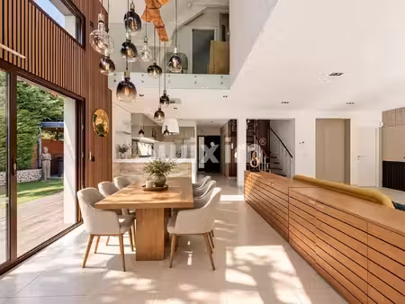 maison individuelle de 6 pièces  190 m²