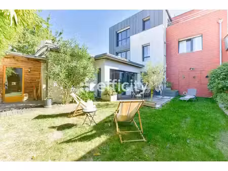 maison 8 pièces - 254 m²