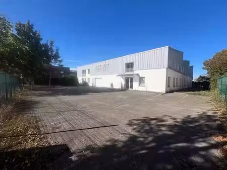 vente local d’activités 1470m²