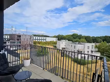 spacieux appartement 3 chambres avec terrasse et 2 parkings