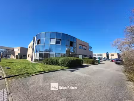 location bureaux 843m²