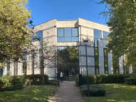 location bureaux 586m² à 2358m²
