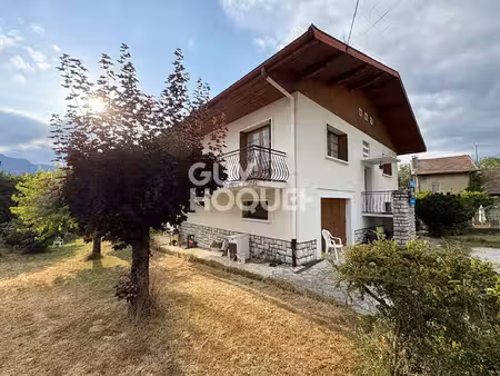 maison des années 70 avec fort potentiel de rénovation sur un terrain de 1 006 m²