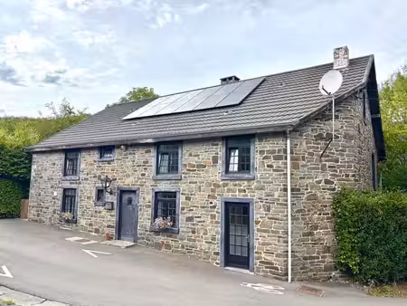 charmante maison 4 façades en pierre à rendeux