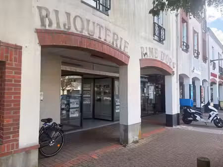 location commerce saint-herblain 44800 55m²