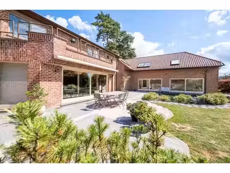 superbe villa sur 1ha32 - possibilité propriété équestre