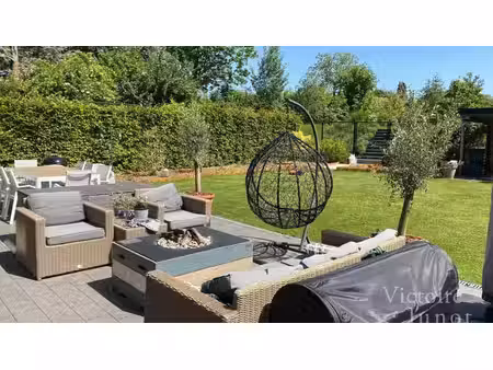 villa contemporaine sur 17 ares