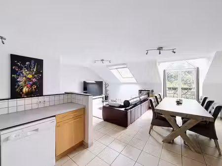 agréable appartement 2 chambres avec parking  jardin commun