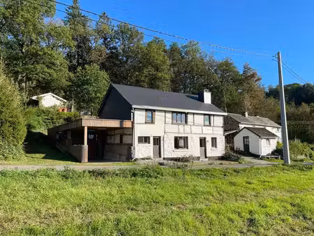 superbe maison 4 façades + annexe dans le village de challes