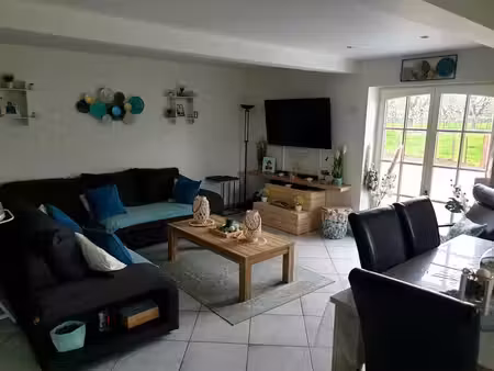 verlaine: grand appartement 2 chambres sans charges