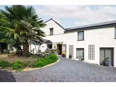 3 façades spacieuses possibilité 6 ch ou 2 appartements