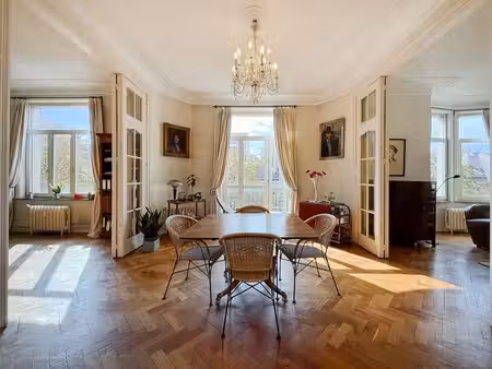 élégant appartement 4 ch + bureau avec garage