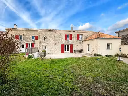vente maison 7 pièces 250 m² à muron (17430)  315 000 €
