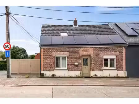 op te frissen woning met 2 slaapkamers