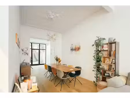 maison de maître de caractère avec jardin urbain  en plein c
