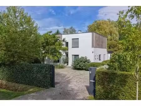 villa finie de haute qualité à schoten  dans la verdure