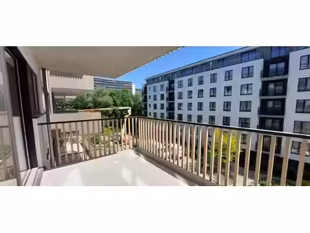 woluwe-saint-lambert  à proximité de roodebeek et des transp