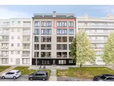 appartement spacieux à vendre à ypres avec 3 chambres