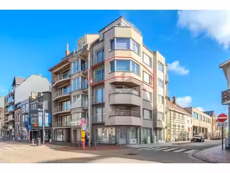 appartement d'angle lumineux avec deux chambres au centre !
