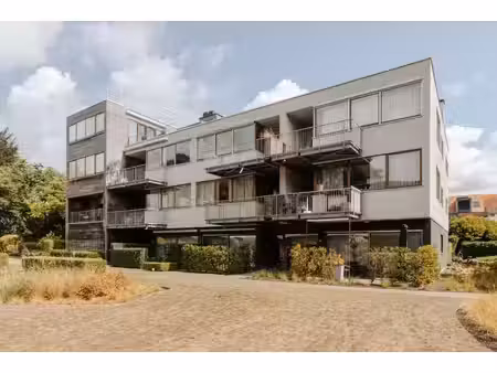 ruim en lichtrijk appartement met zonnig terras.