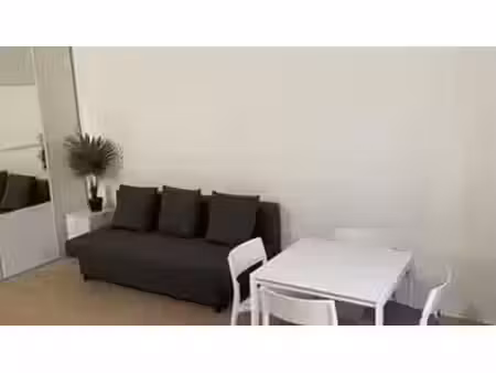 location meublée parking 25 m² à brie-comte-robert (77170)  643 €