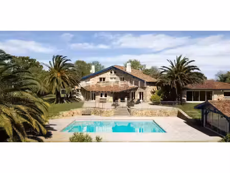 maison avec piscine et jardin urrugne (64)