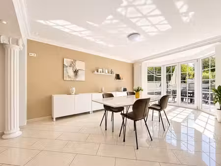 immeuble de rapport 2 appartements + entrepôt de 111 m²