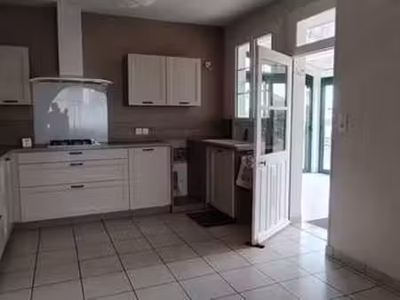 vente maison à airvault (79600) : à vendre / 118m² airvault