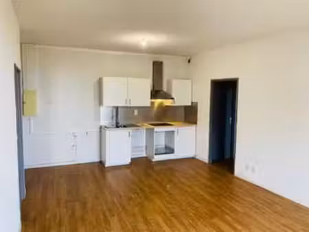 location appartement 3 pièces à châteauneuf-du-pape (84230) : à louer 3 pièces / 60m² chât