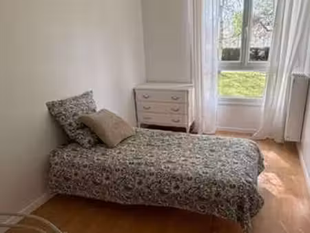 location appartement t1 meublé à sceaux (92330) : à louer t1 meublé / 14m² sceaux