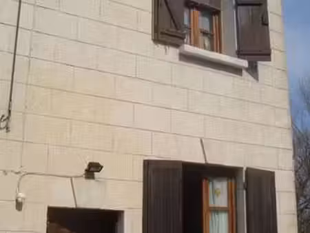 location maison à arles (13104) : à louer / 82m² arles