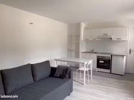 sous-location sans dossier grand studio tout équipé