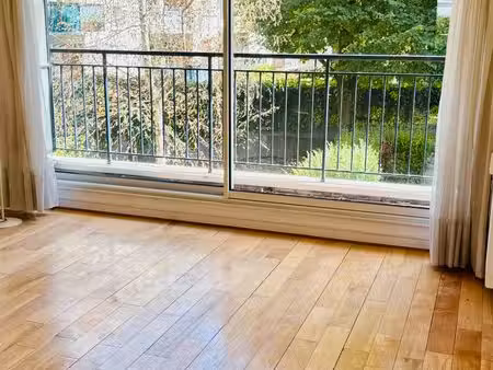 appartement 32m2 refait avec vue sur parc intérieur