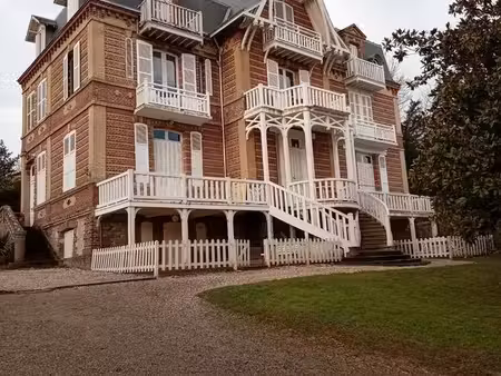 a louer f2 dans villa d'époque