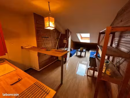 joli studio meublé