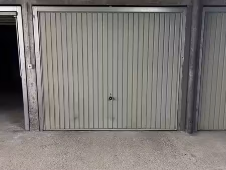 à louer megève box garage fermé