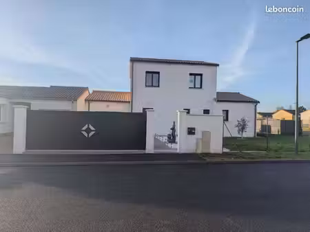 ? à louer – maison contemporaine 107 m² – 4 chambres – sèvres-anxaumont