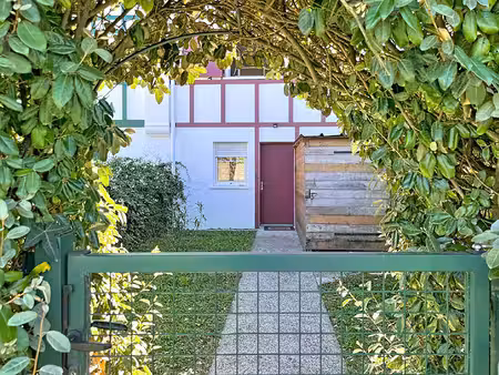 duplex à urt avec terrasse et jardinet