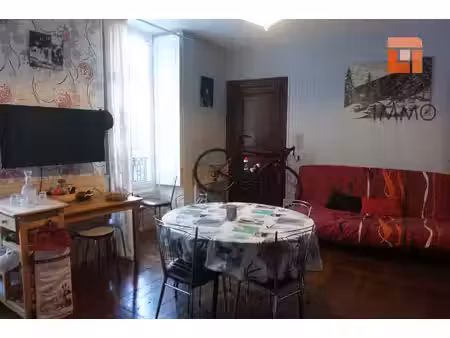 a vendre - appartement eaux-bonnes avec parking